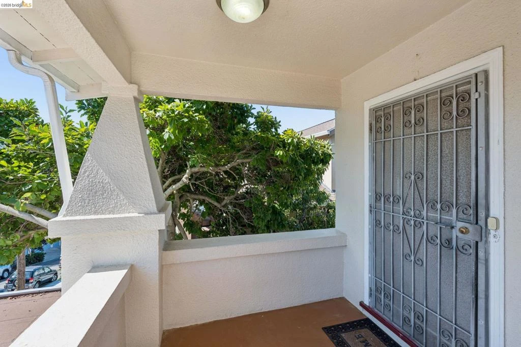 Interior 4
