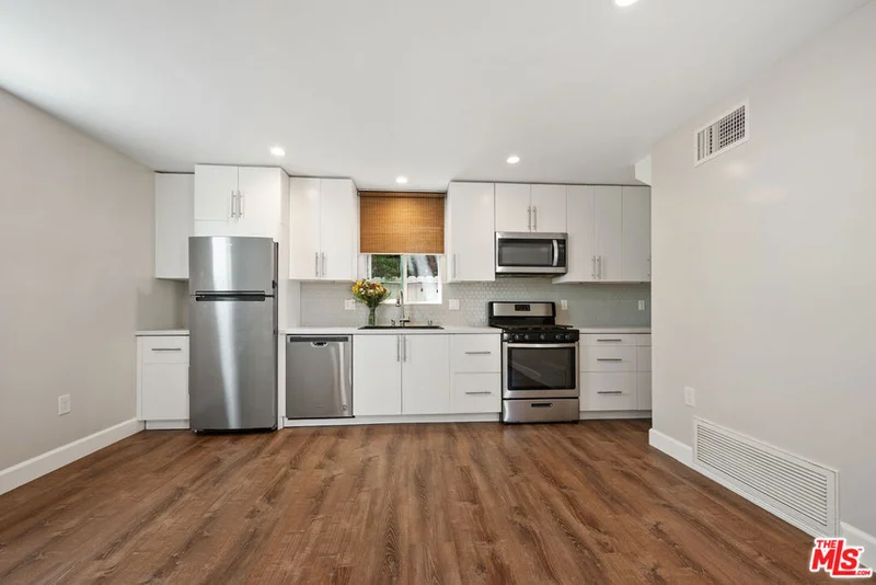 Photo 2 of 2325 Selby Avenue