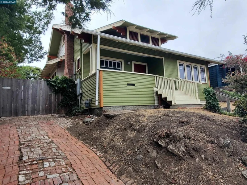 2836 San Luis St