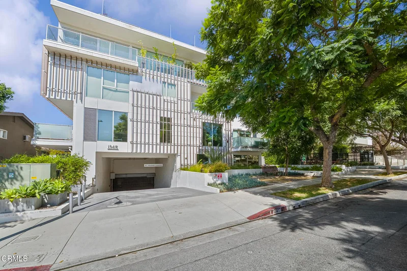 1345 Havenhurst Drive 16