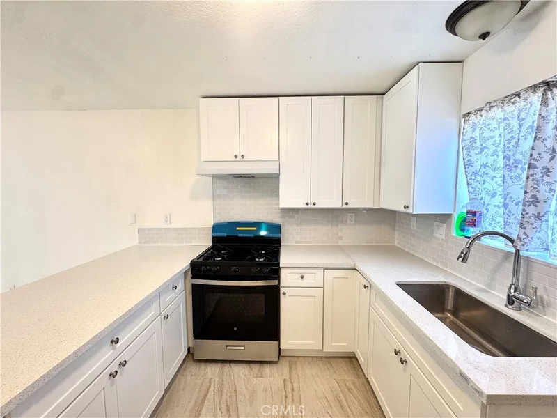 16214 Juniper Street 2b photo 2