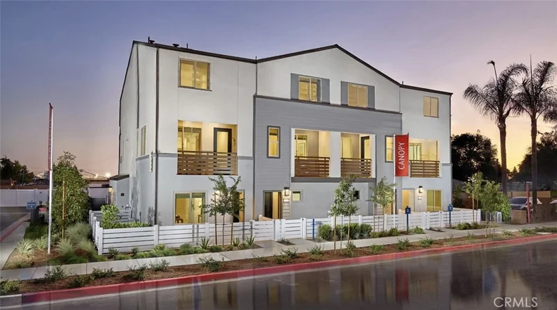 1306 W W Oakcrest Paseo