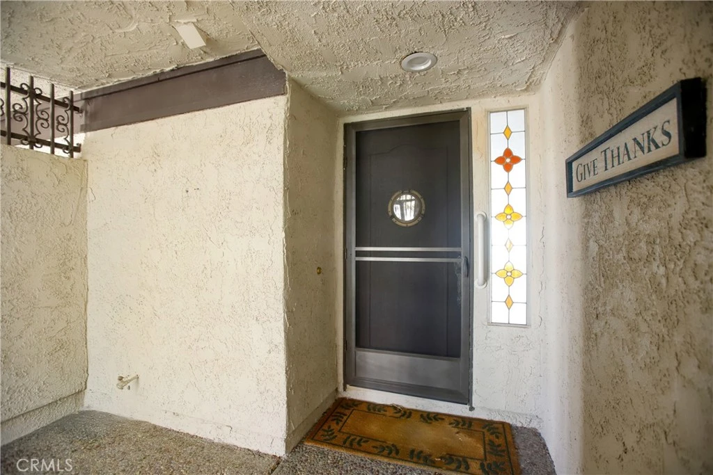 Interior 4