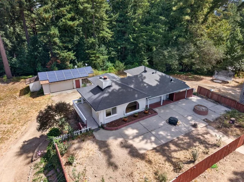 23889 Summit Road photo 2