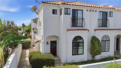 516 W 219th Street W 6