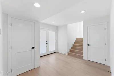 6022 Cielo Vista Court photo 2