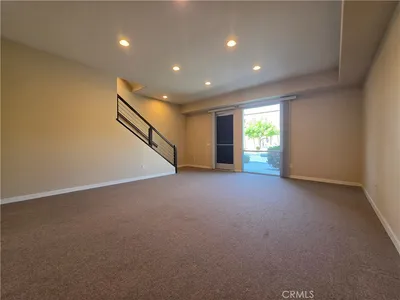 1520 W Artesia B photo 2