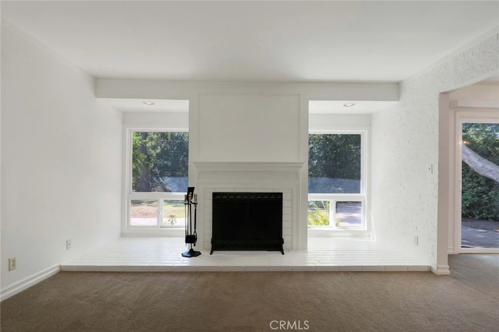 Interior 3