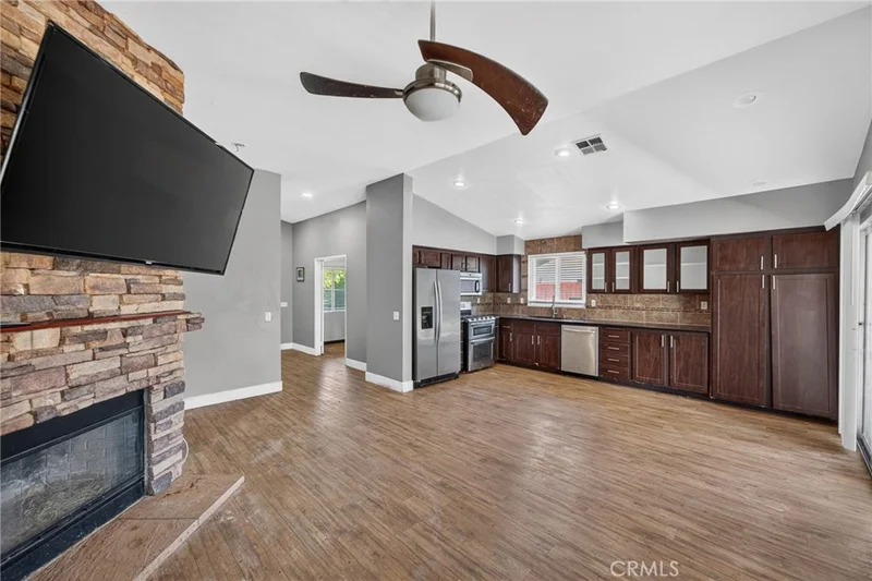 42869 Woodside Court photo 2