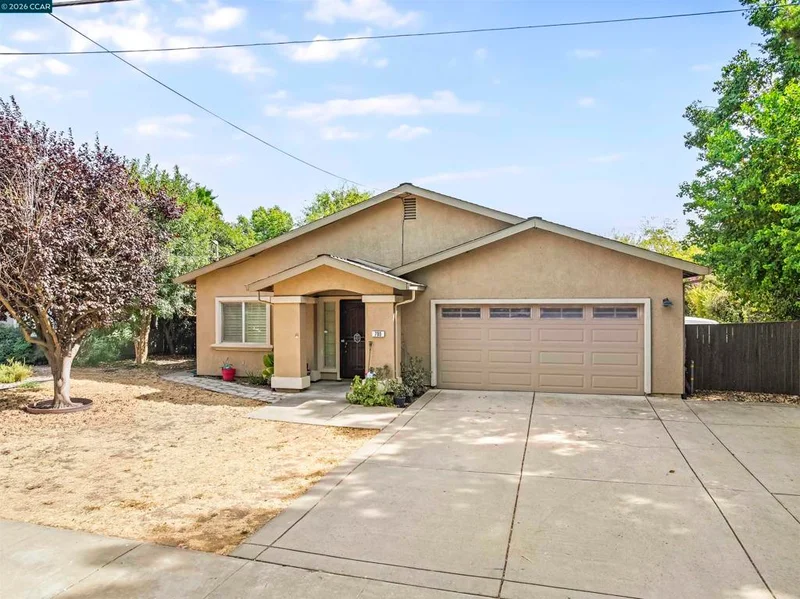 700 Pinedale Ave photo 2