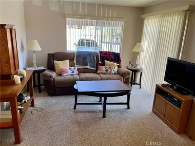 25652 Rimgate photo 2