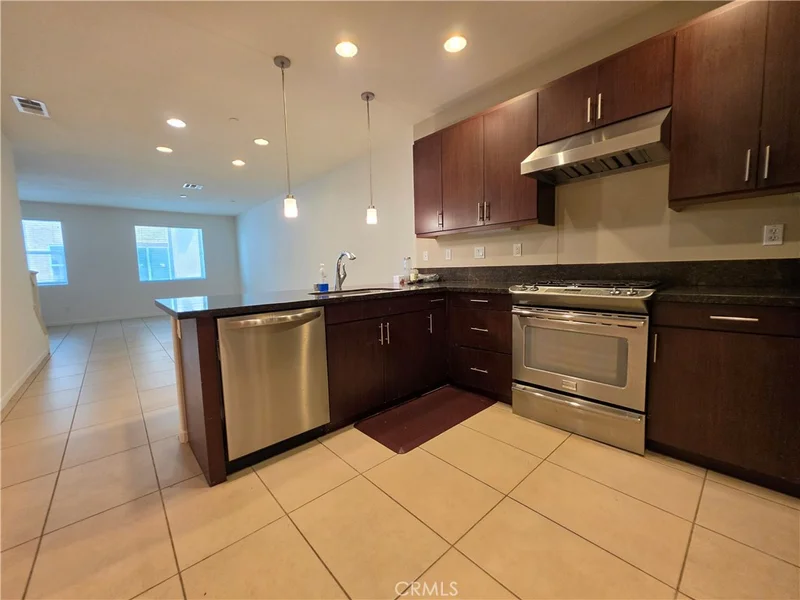 1568 W Artesia D photo 2