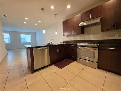 1568 W Artesia D photo 2