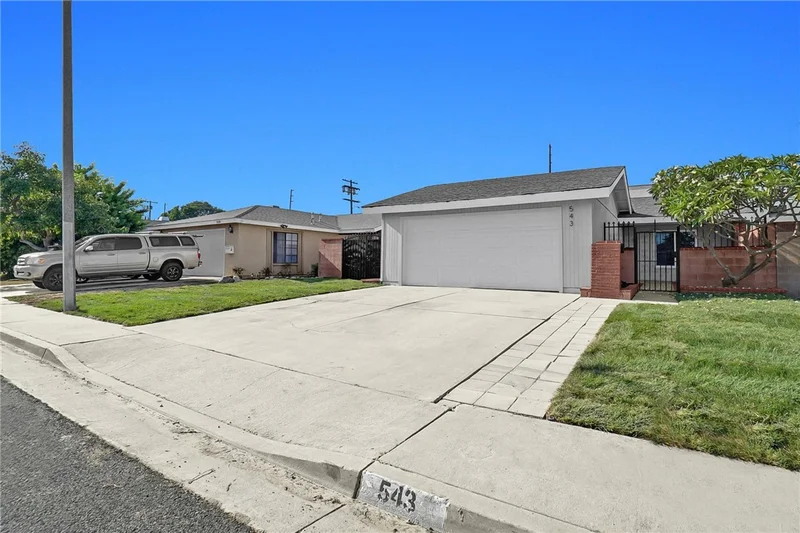 543 E Lincoln Street photo 2