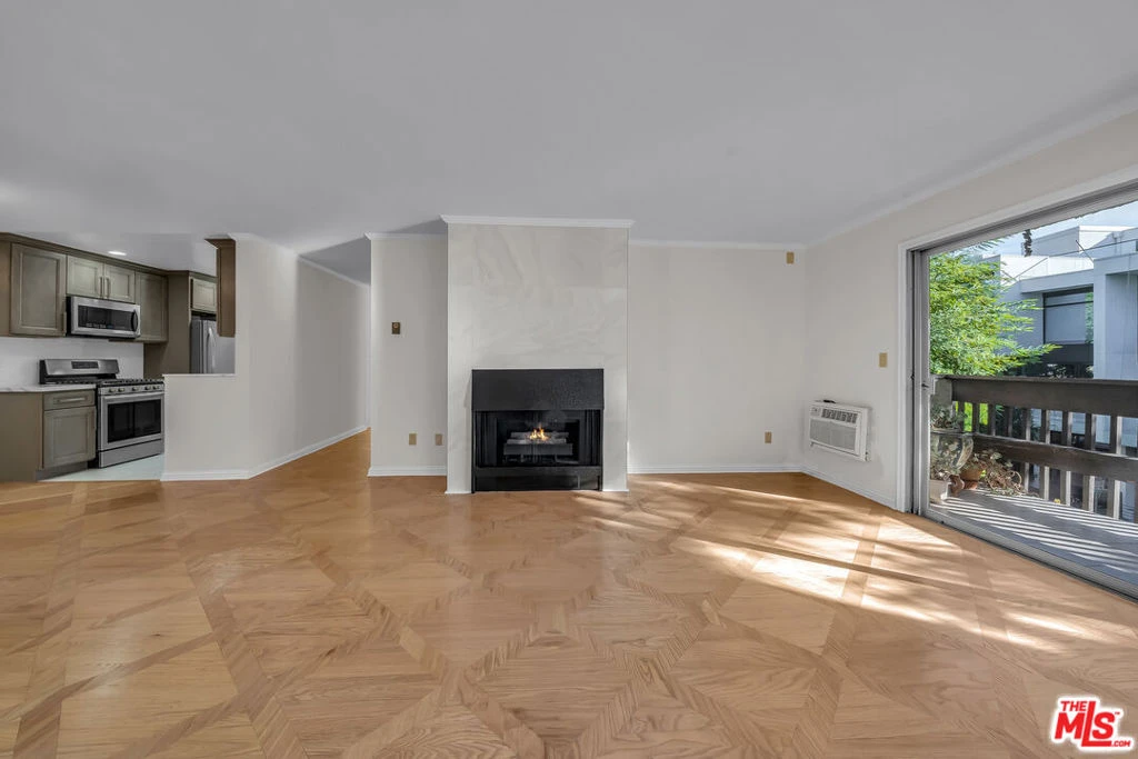 Interior 3