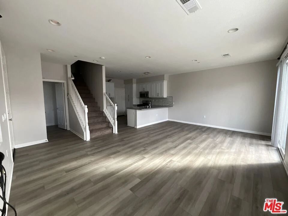 Interior 4