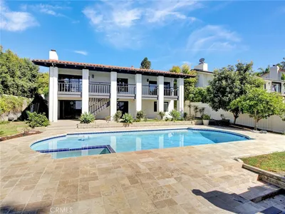 2801 Palos Verdes W