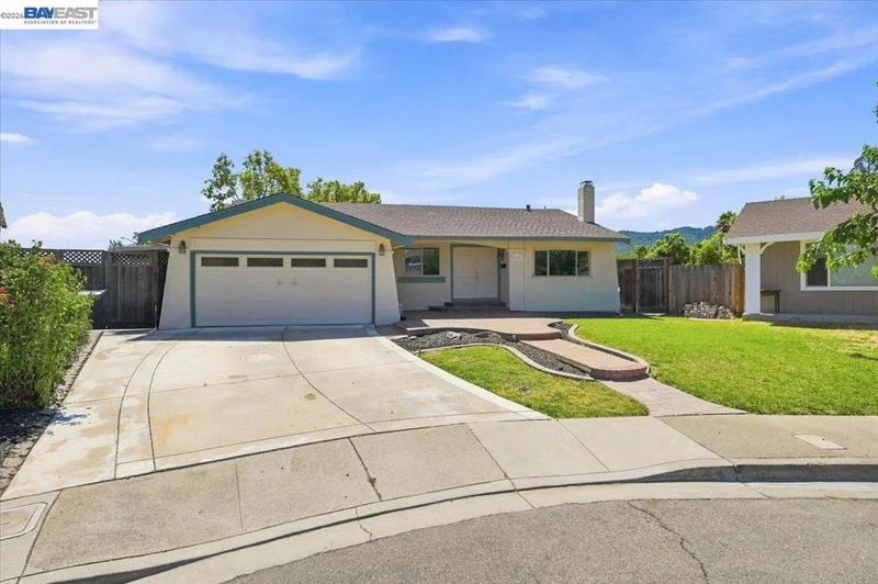 Photo 2 of 6360 Shorewood Ct