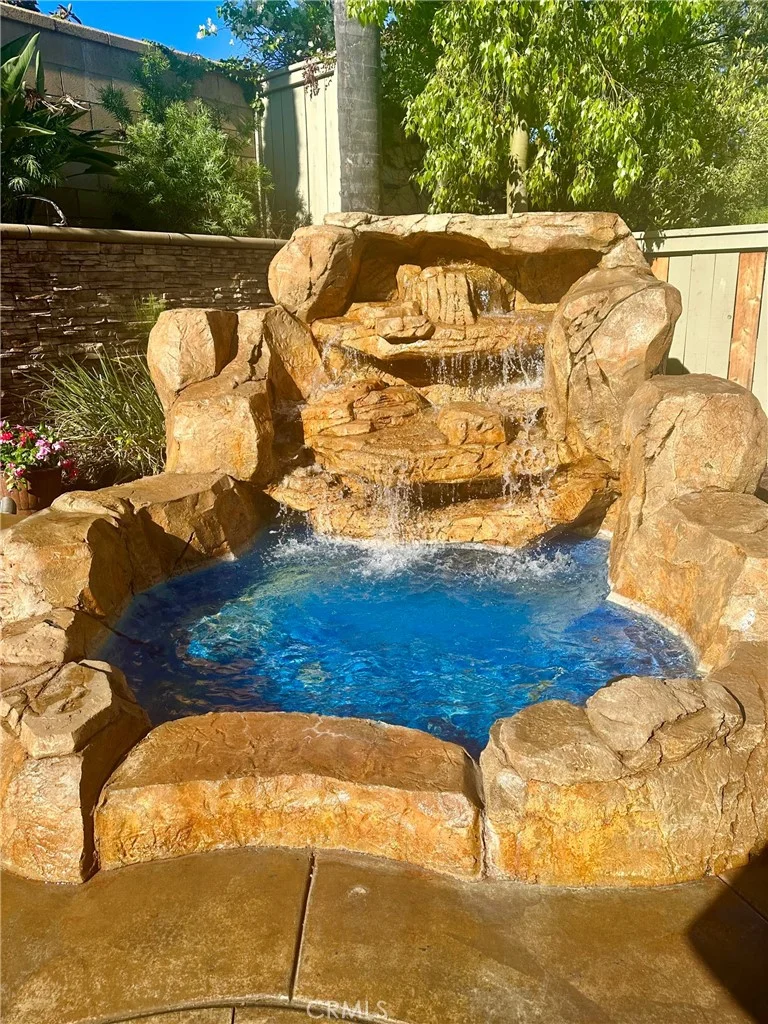 1341 Cole Lane photo 2