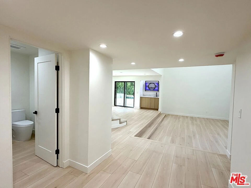 Interior 3