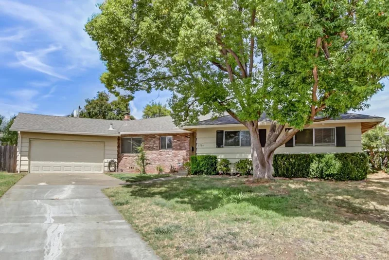 2724 Doris Court