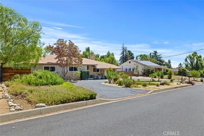 2468 Burt Street photo 2