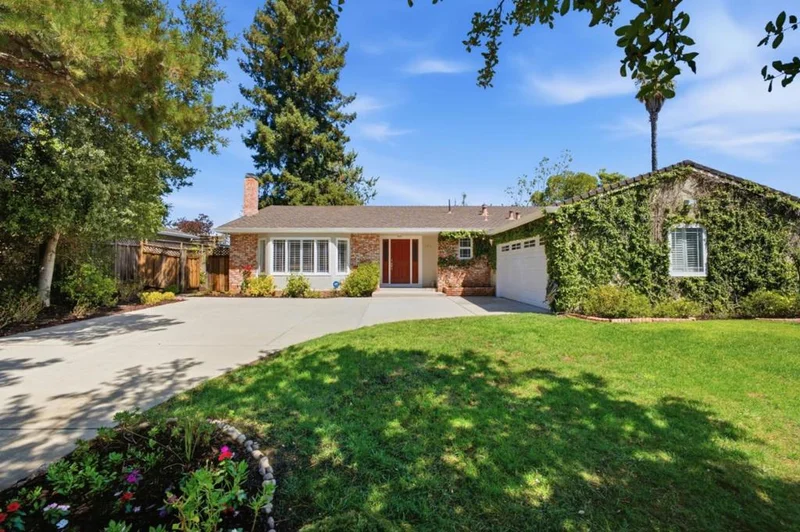 1173 Corvallis Drive photo 2