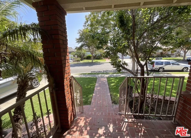 Photo 2 of 11237 Garfield Avenue