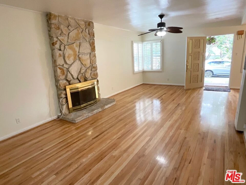 Interior 3