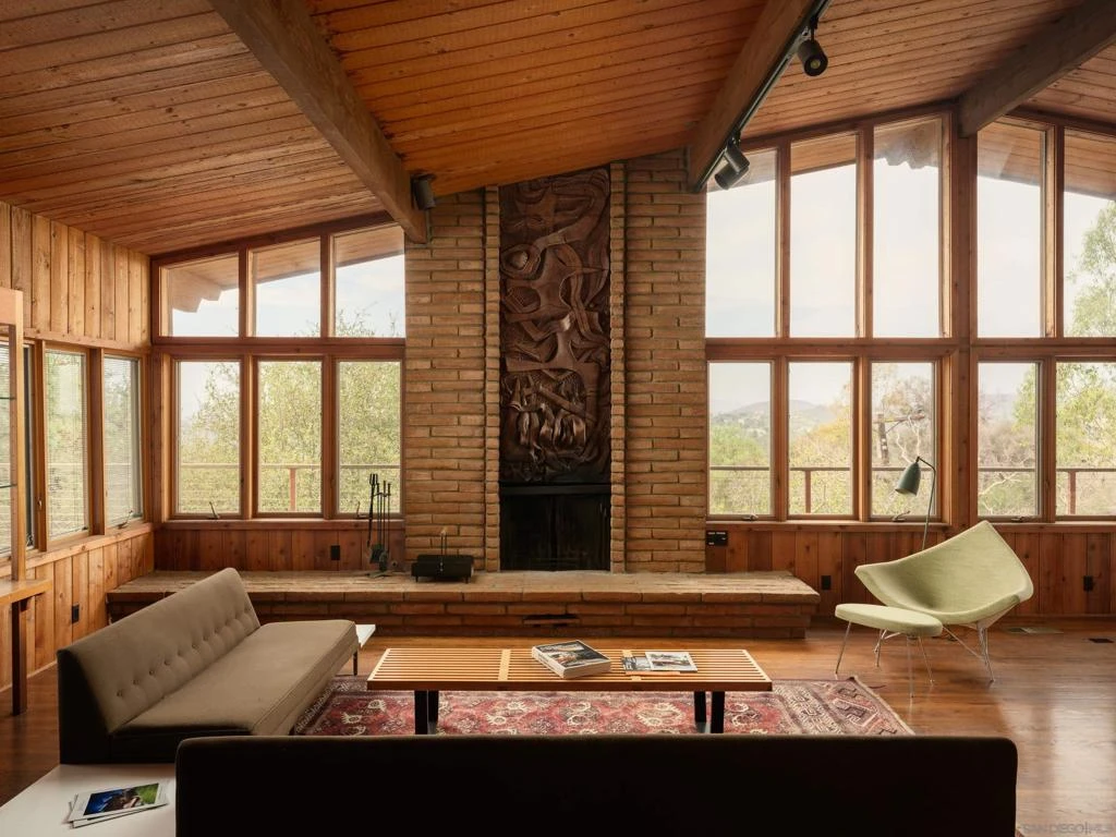 Interior 3