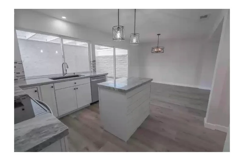 24219 La Glorita, Newhall, CA 91321