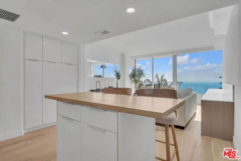 Photo 2 of 17350 W Sunset Boulevard 303