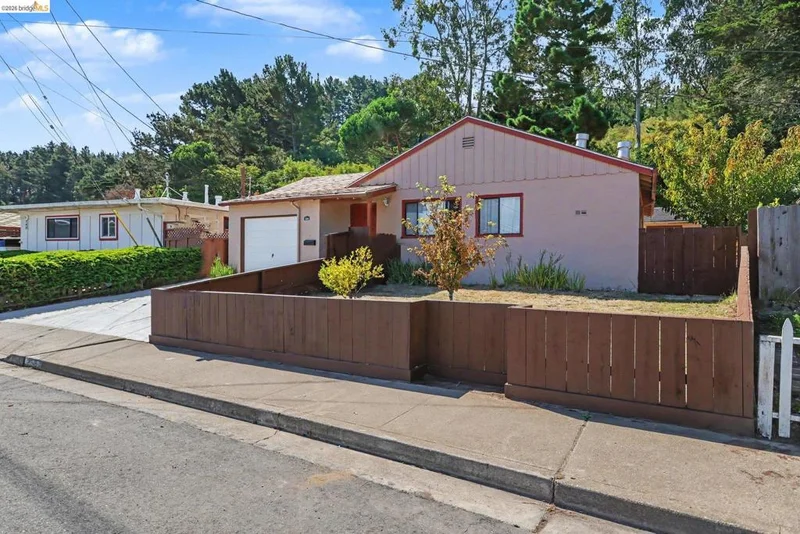 258 Dundee Drive photo 2