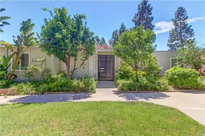 310 Avenida Castilla D