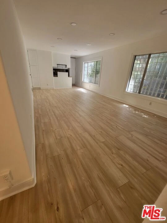 Interior 4