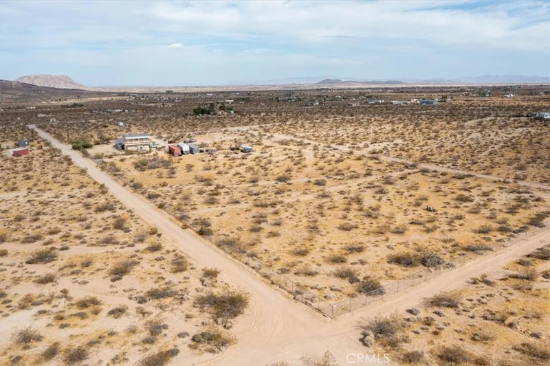 55576 Valley View Road photo 2