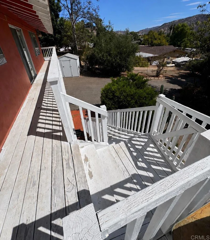 11556 Bridle Path Lane photo 2