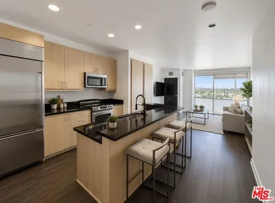 8601 Wilshire Blvd 902