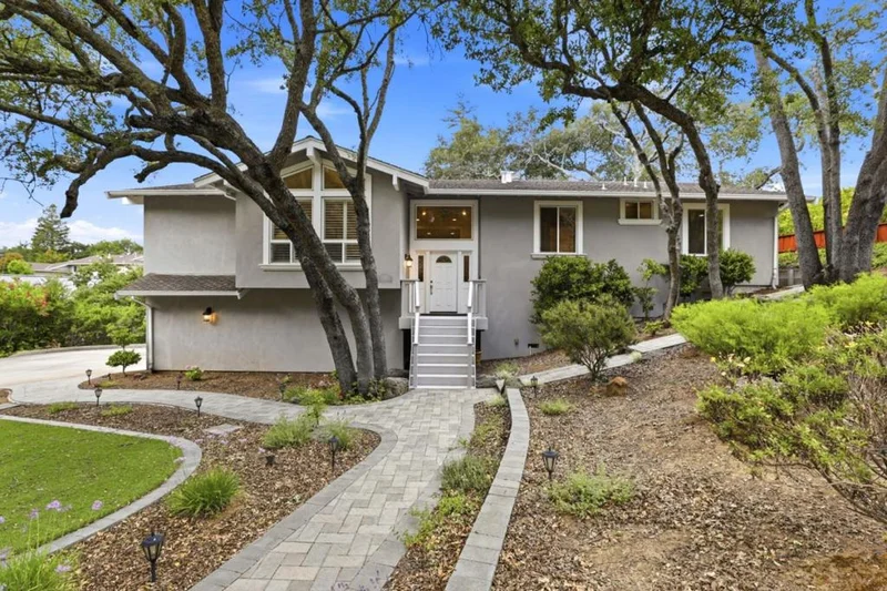 7111 Wooded Lake Drive