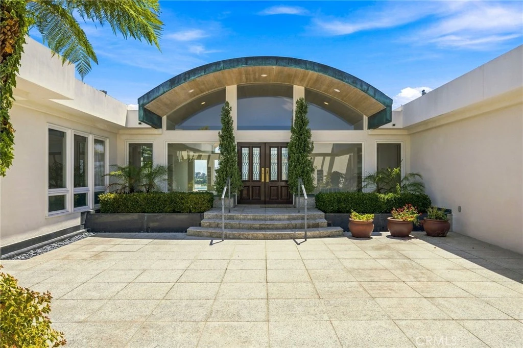 Interior 2