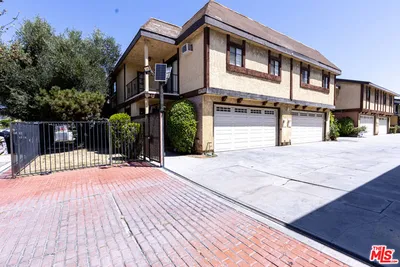 13400 Doty Avenue 1 photo 2