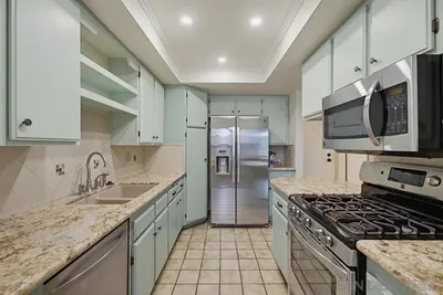 13221 Westmark 28 photo 2
