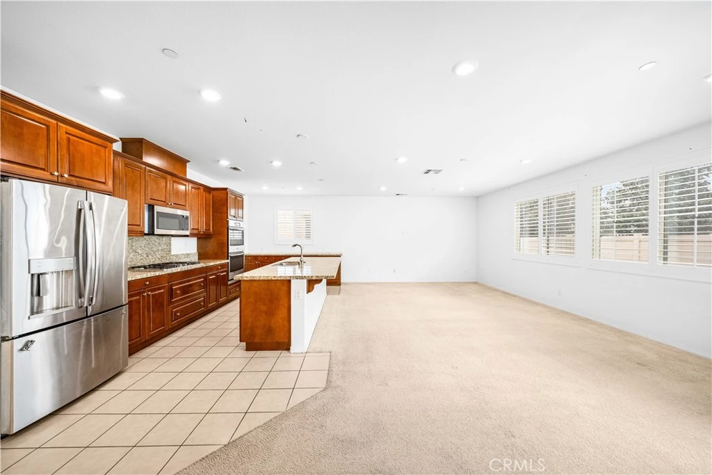 Interior 4