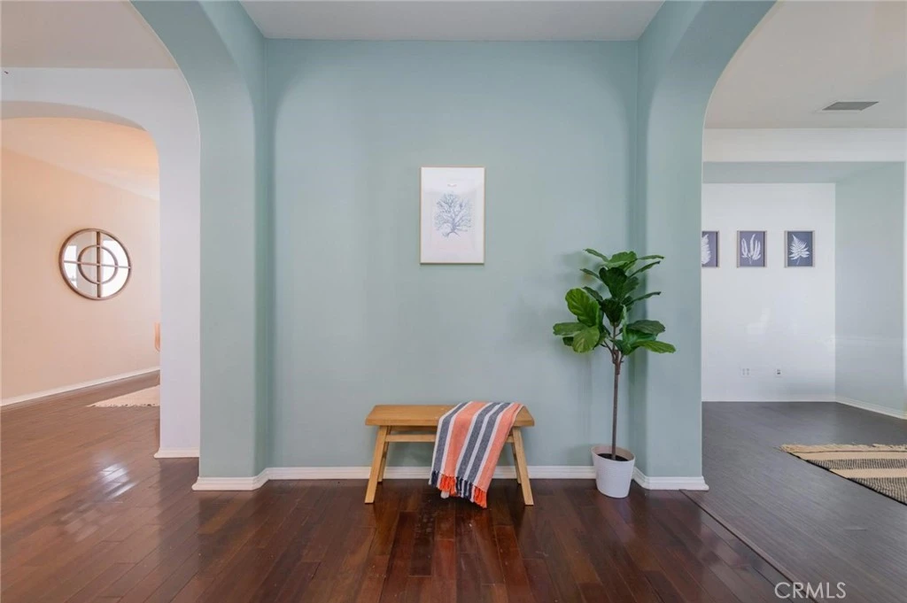 Interior 4