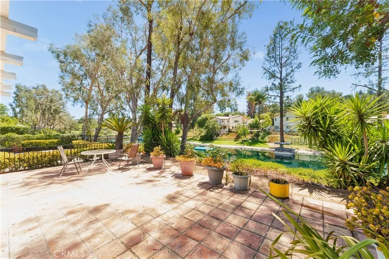 23122 Park Sorrento photo 2