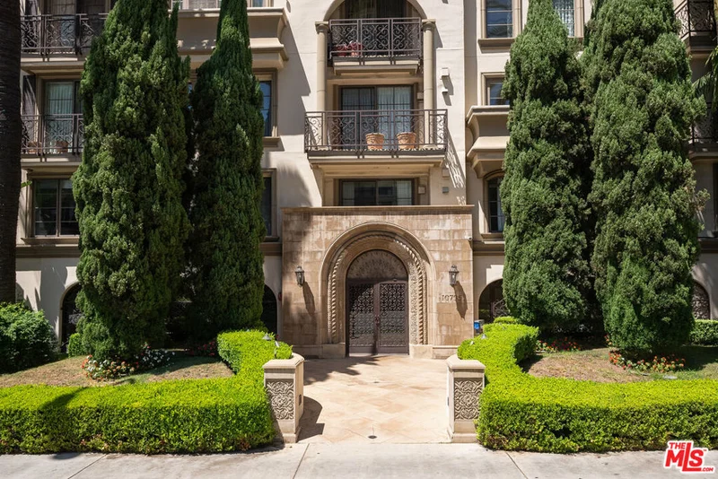 Photo 2 of 10795 Wilshire Boulevard 304