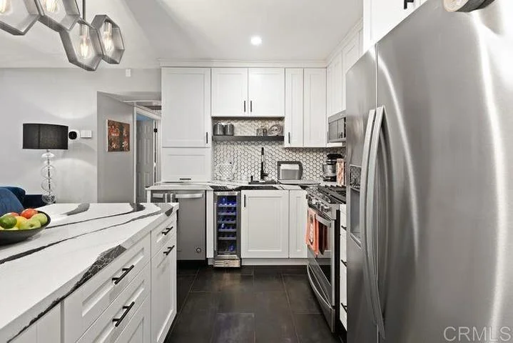 Photo 2 of 215 Elm Ave