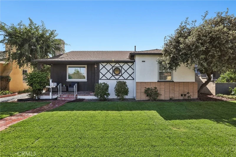 Photo 2 of 3927 Gaviota