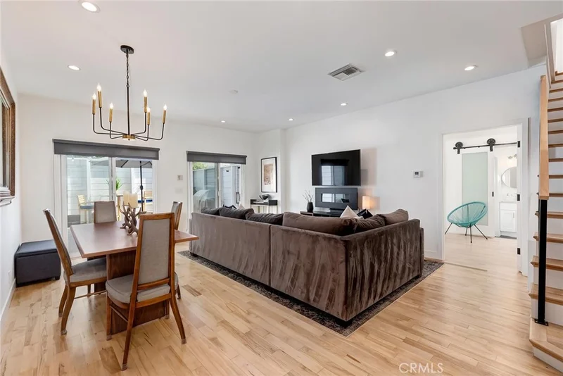 8611 Rosewood Avenue, West Hollywood, CA 90048