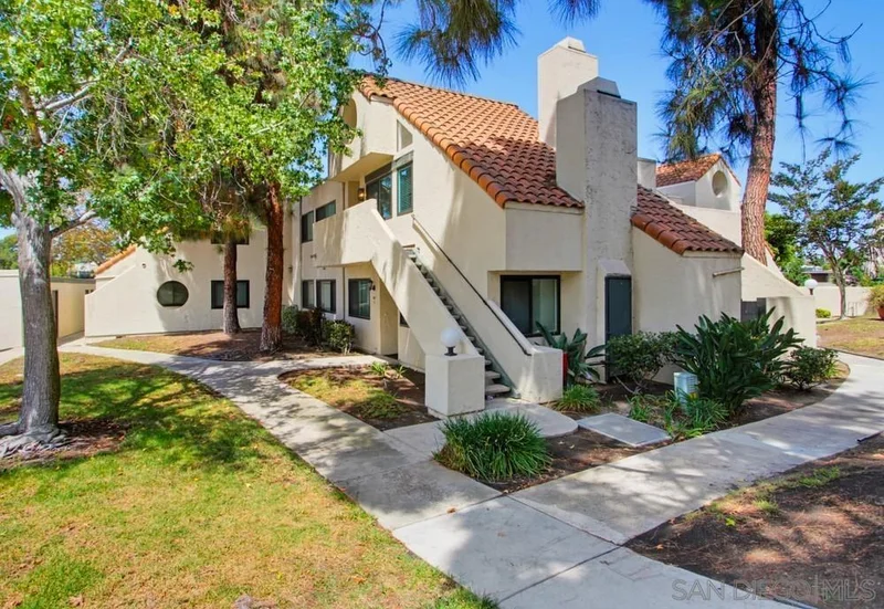 387 N Melrose D, Vista, CA 92083